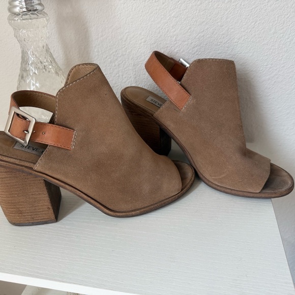 Steve Madden Shoes - Steve Madden Tan Peep-Toe Block Heels